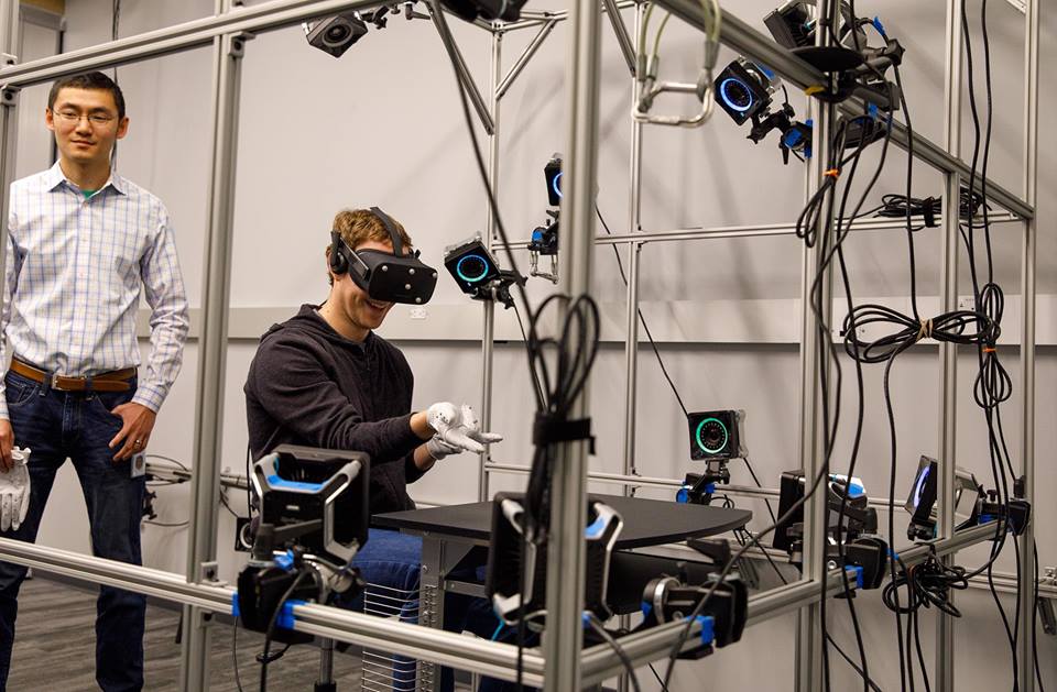 Facebook to Bring New Lower Cost Tetherless Oculus VR Unit to Market